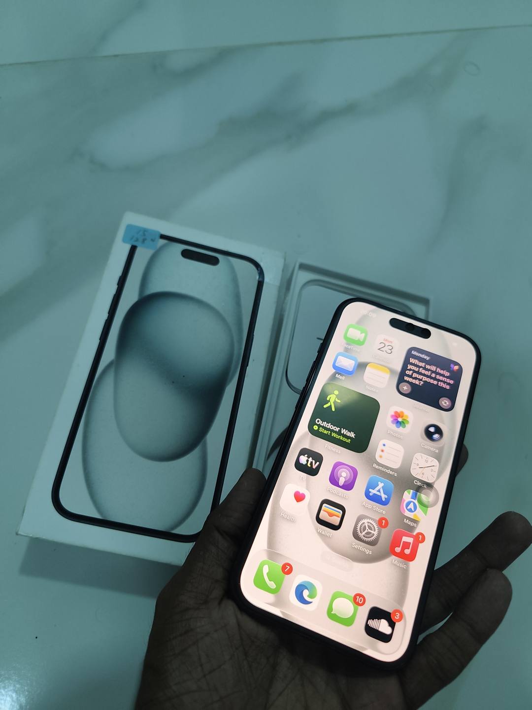 IPHONE 15 (BLACK)
