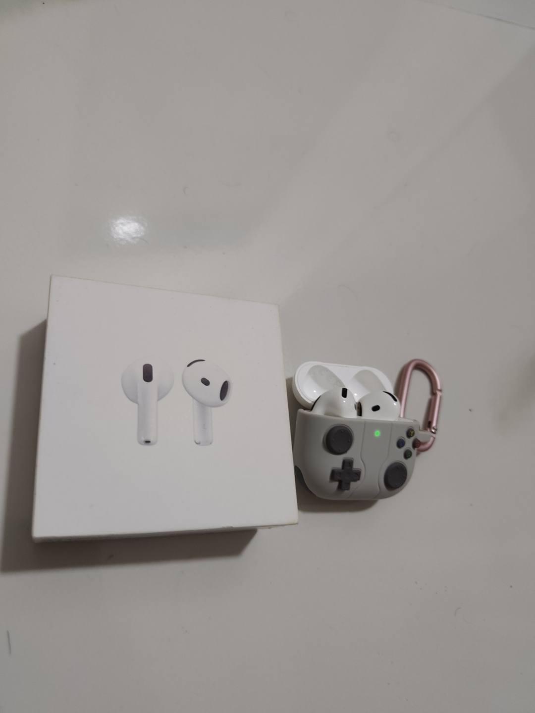 APPLE AIRPODS 4 FOR SALE