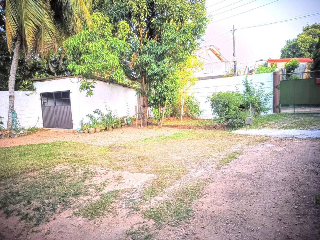 LAND WITH HOUSE FOR SALE IN PELAWATTE JUNCTION, BATTARAMULLA