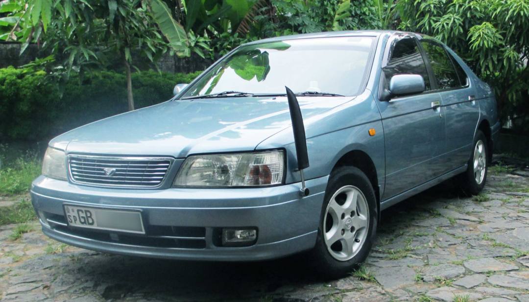 NISSAN BLUE BIRD SU14 2000