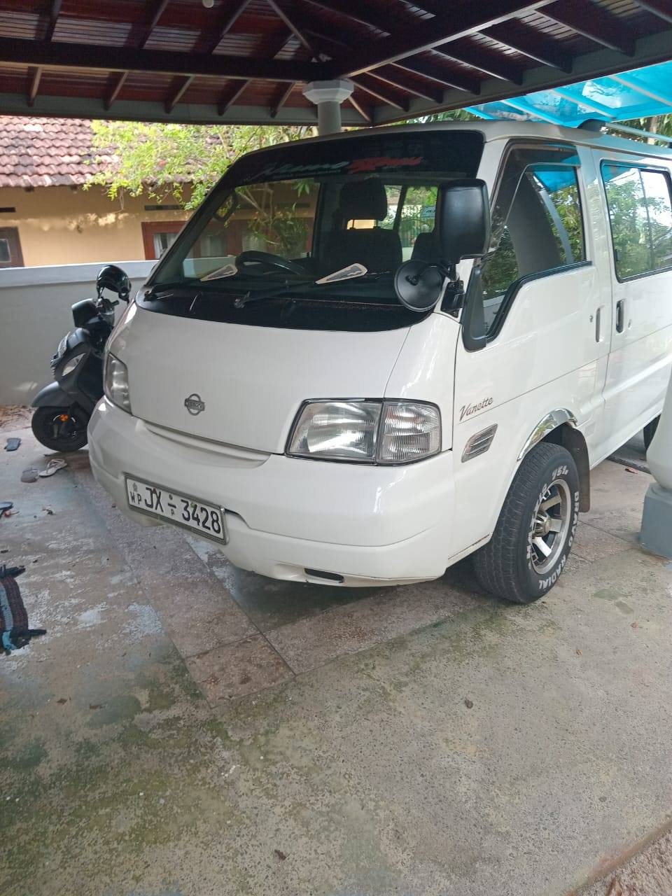 NISSAN VANNET 2001