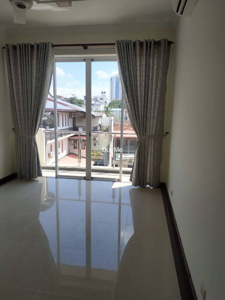 APARTMENT FOR SALE IN COLOMBO 8