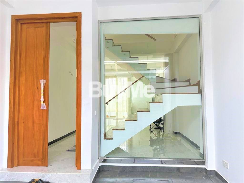 BRAND NEW 3 STOREY HOUSE FOR RENT IN COLOMBO 5