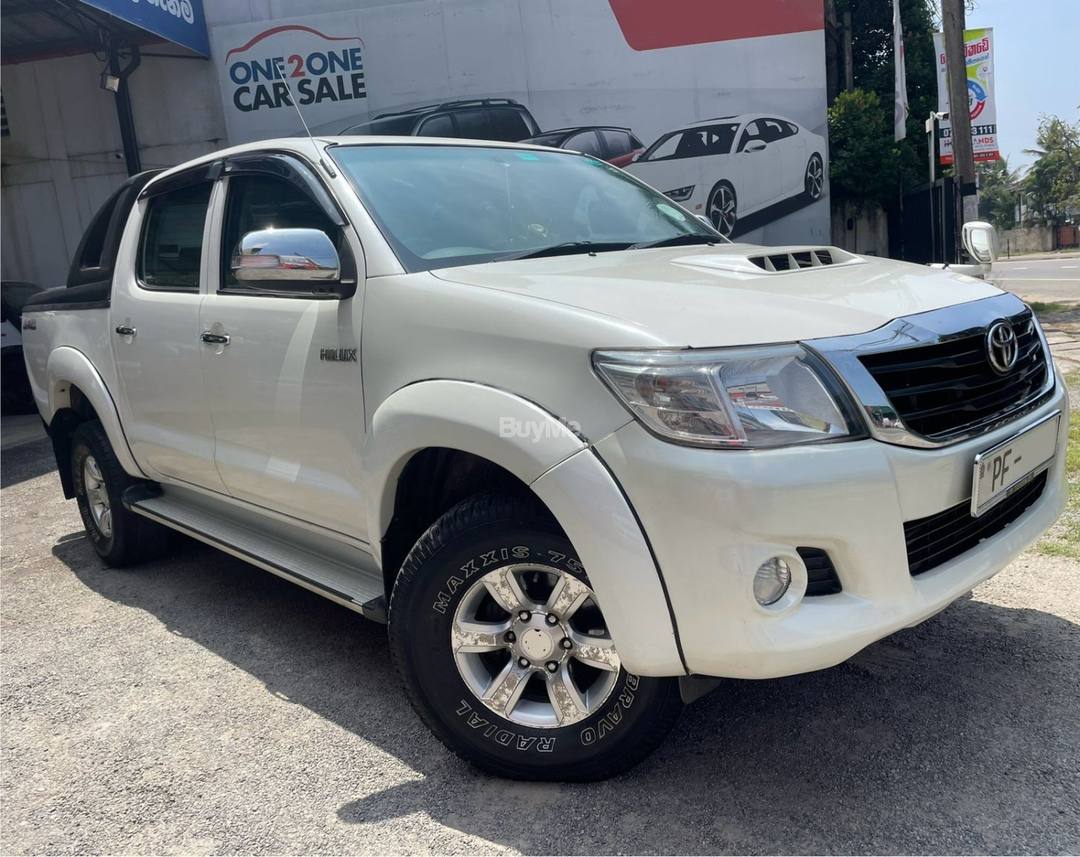 TOYOTA HILUX CHAMP 2010