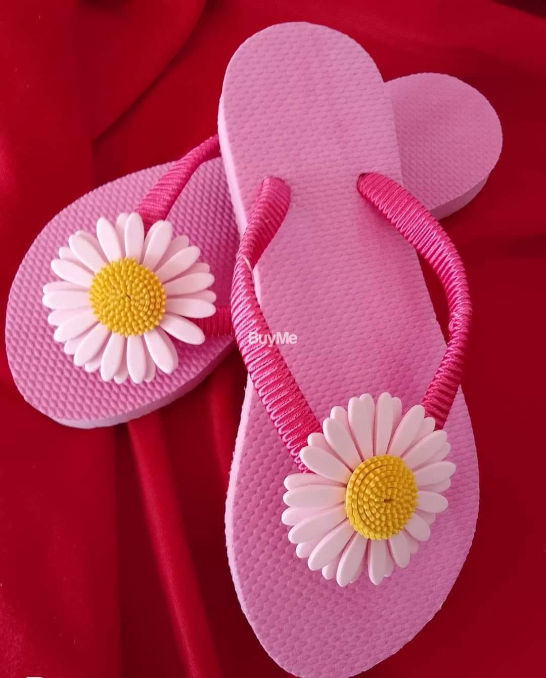 LADIES SLIPPERS