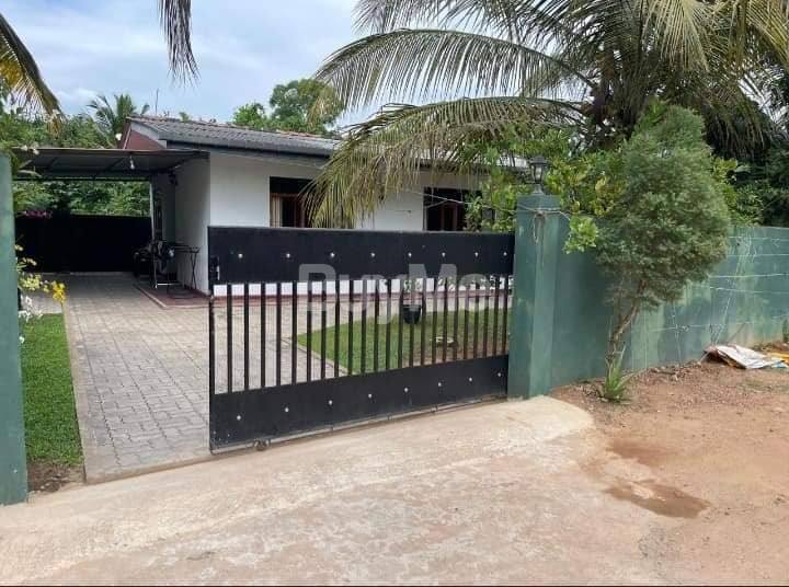 House for Urgent sale in Wattala - Mattagoda (Galagahaduwa road )