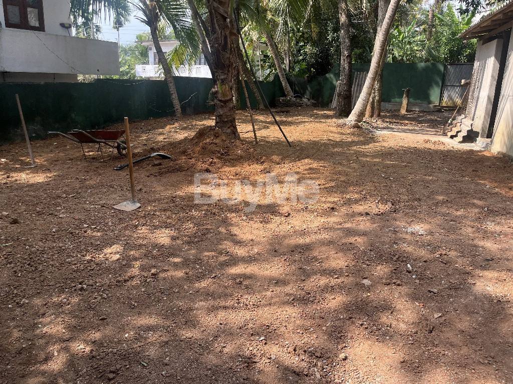 පිලියන්දල සුවාරපොල පර්චස් 10 ඉඩමක් විකිනීමට ඇත