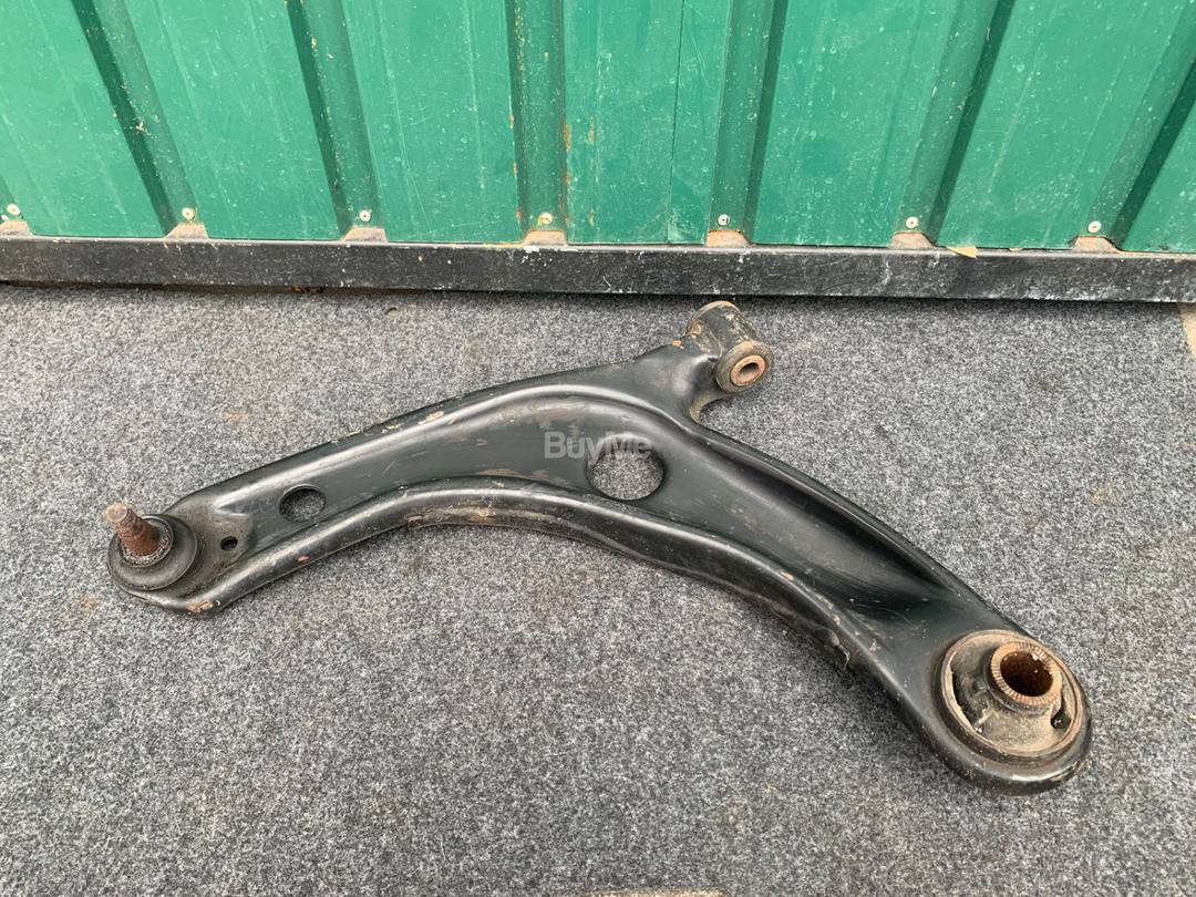 LOWER ARM - TOYOTA AQUA